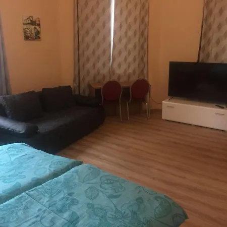 Jujhar's Gaestehaus Konukevi *