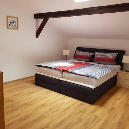 Jujhar's Gaestehaus Maison d'hôtes *
